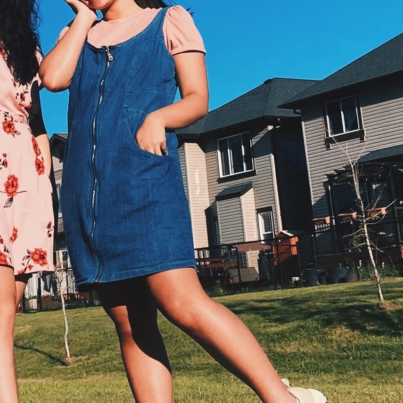 Blue Oversized Denim Overalls with Pockets - Picture 2 of 3